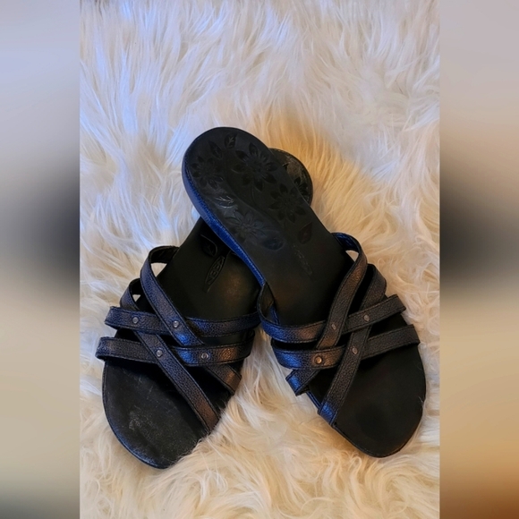 Keen leather slip on sandle - Picture 1 of 4